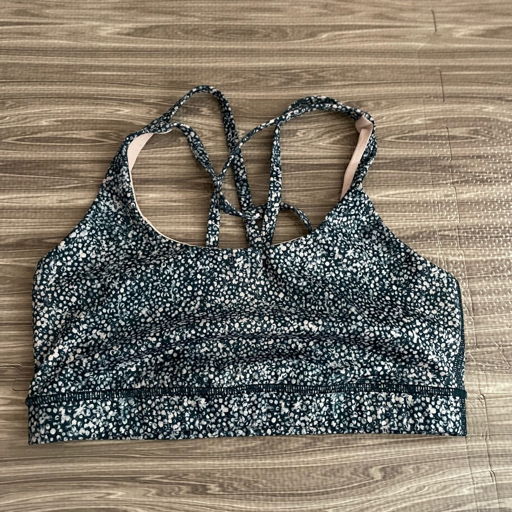 Lululemon women's size 8 athletic sports bra